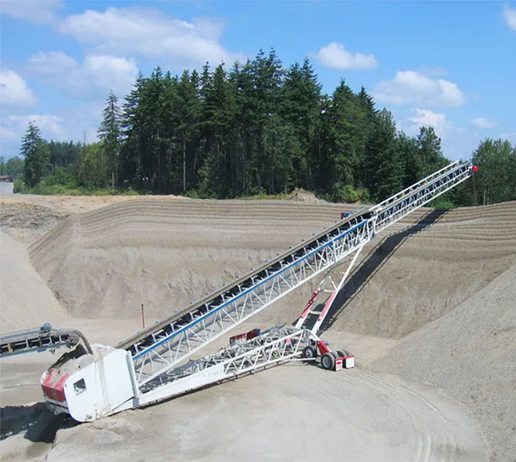 Мобильный радиальный телескопический ленточный конвейер